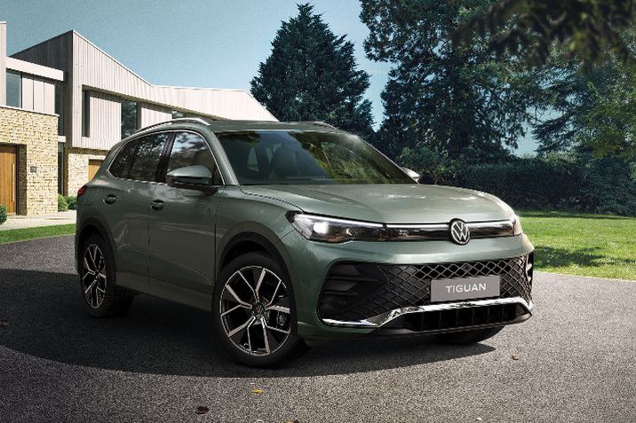 Комплектація R-Line - це максимальний рівень оснащення та характеру.